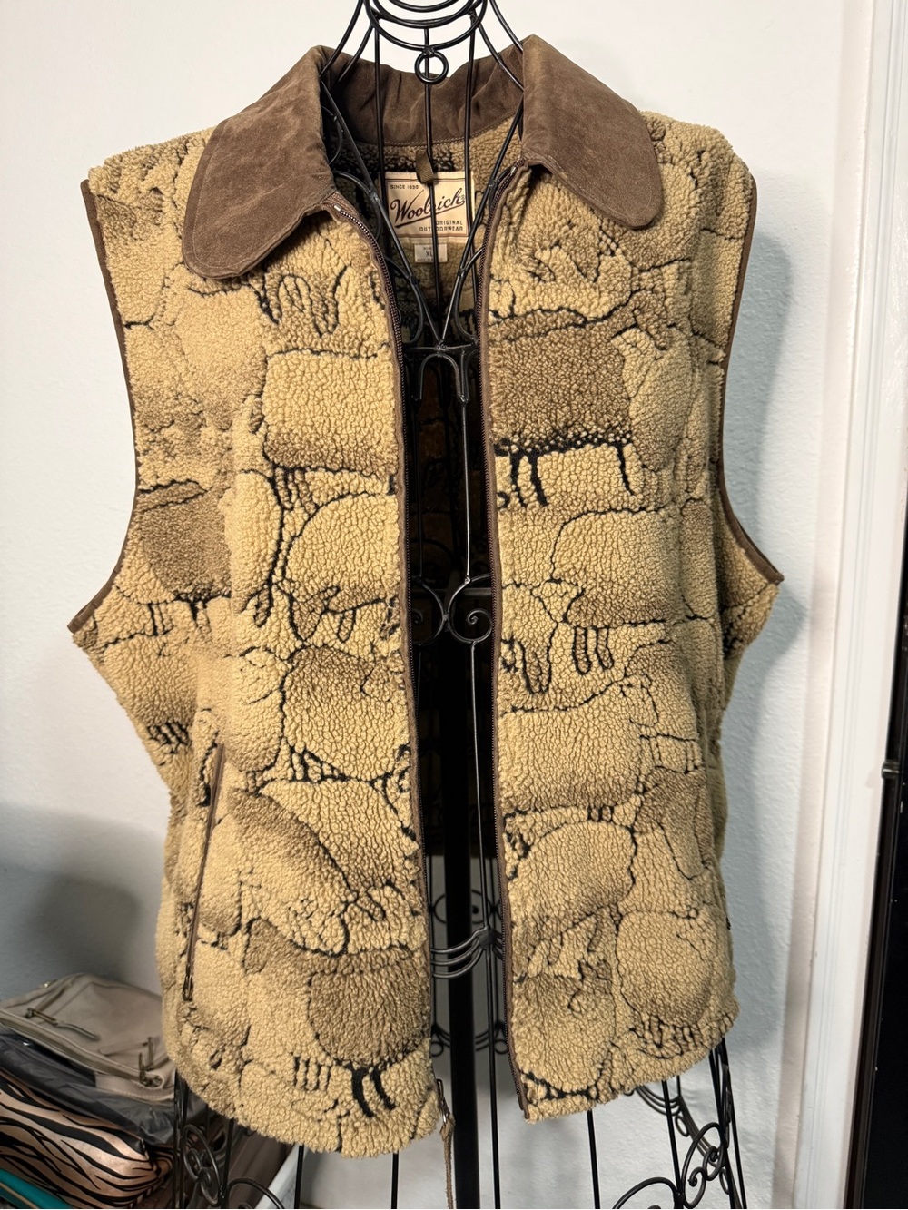 Woolrich Beige & Brown Sherpa Sheep Pattern Vest XL